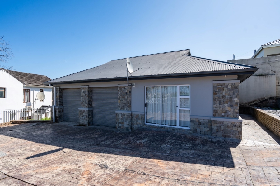 6 Bedroom Property for Sale in East Bank Eastern Cape